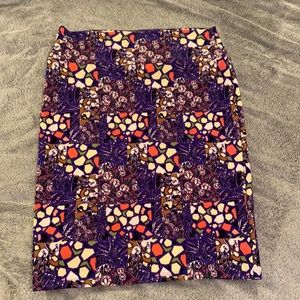 EUC LLR Cassie pencil skirt. Large. Purple base.